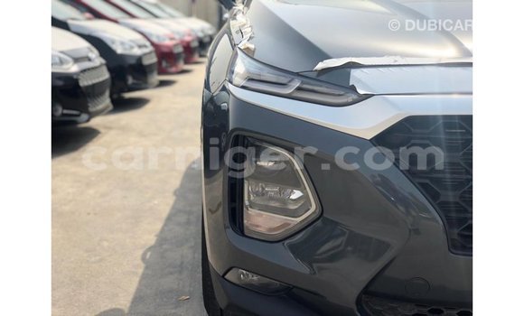 Sayi Imported Hyundai Santa Fe Green Mota in Import - Dubai a Agadez Sayi Imported Hyundai Santa Fe Green Mota in Import - Dubai a Agadez