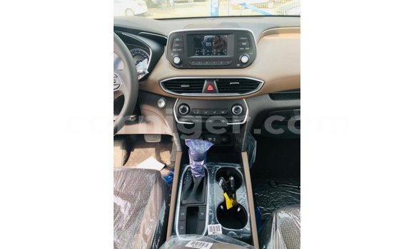 Sayi Imported Hyundai Santa Fe Green Mota in Import - Dubai a Agadez Sayi Imported Hyundai Santa Fe Green Mota in Import - Dubai a Agadez