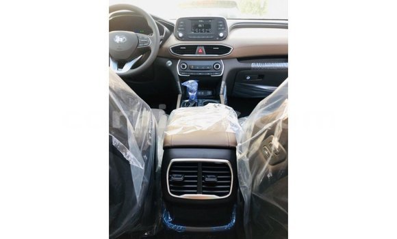 Sayi Imported Hyundai Santa Fe White Mota in Import - Dubai a Agadez Sayi Imported Hyundai Santa Fe White Mota in Import - Dubai a Agadez