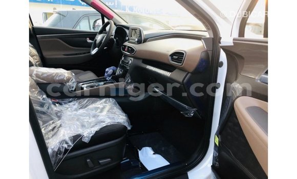 Sayi Imported Hyundai Santa Fe White Mota in Import - Dubai a Agadez Sayi Imported Hyundai Santa Fe White Mota in Import - Dubai a Agadez