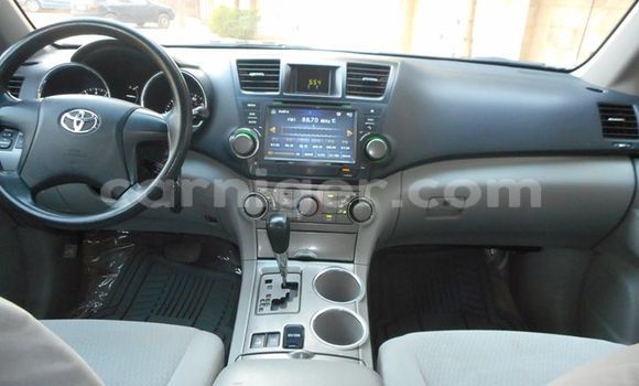 Buy Used Toyota Highlander Silver Car in Agadez in Agadez
