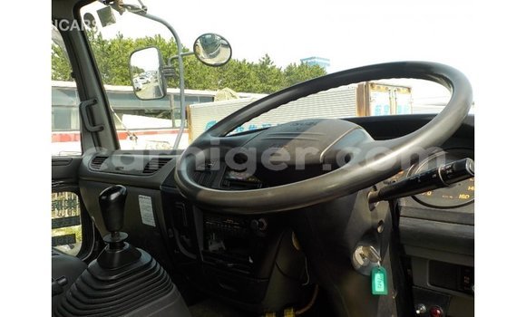 Buy Import Isuzu Bighorn White Truck in Import - Dubai in Agadez Buy Import Isuzu Bighorn White Truck in Import - Dubai in Agadez