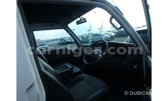 Buy Import Nissan Caravan White Car in Import - Dubai in Agadez Buy Import Nissan Caravan White Car in Import - Dubai in Agadez
