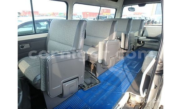 Buy Import Nissan Caravan White Car in Import - Dubai in Agadez Buy Import Nissan Caravan White Car in Import - Dubai in Agadez