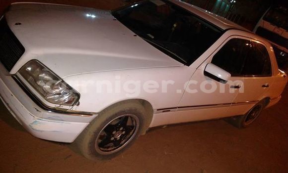 Acheter Occasion Voiture Mercedes Benz C-Class Blanc à Agadez au Agadez Acheter Occasion Voiture Mercedes Benz C-Class Blanc à Agadez au Agadez