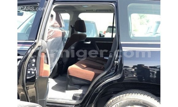 اشتري Imported Toyota Land Cruiser Black شاحنة في Import - Dubai في أغاديز اشتري Imported Toyota Land Cruiser Black شاحنة في Import - Dubai في أغاديز