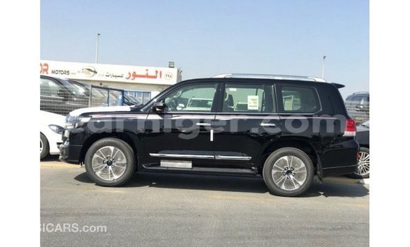 اشتري Imported Toyota Land Cruiser Black شاحنة في Import - Dubai في أغاديز اشتري Imported Toyota Land Cruiser Black شاحنة في Import - Dubai في أغاديز