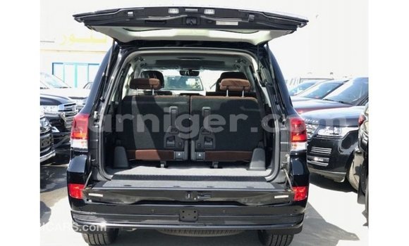 اشتري Imported Toyota Land Cruiser Black شاحنة في Import - Dubai في أغاديز اشتري Imported Toyota Land Cruiser Black شاحنة في Import - Dubai في أغاديز