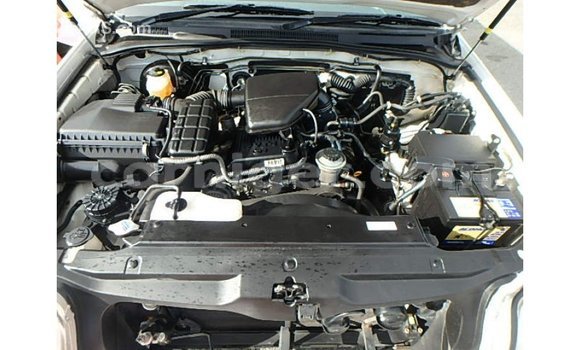 Buy Import Toyota Hilux White Car in Import - Dubai in Agadez Buy Import Toyota Hilux White Car in Import - Dubai in Agadez