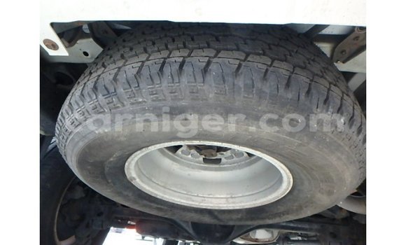 Buy Import Toyota Hilux White Car in Import - Dubai in Agadez Buy Import Toyota Hilux White Car in Import - Dubai in Agadez