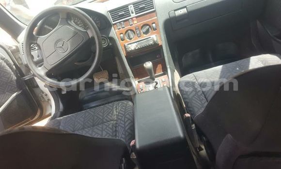 Buy Used Mercedes‒Benz C–Class Silver Car in Niamey in Niamey Buy Used Mercedes‒Benz C–Class Silver Car in Niamey in Niamey