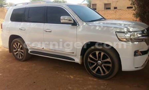 Buy Used Toyota Land Cruiser White Car in Niamey in Niamey Buy Used Toyota Land Cruiser White Car in Niamey in Niamey