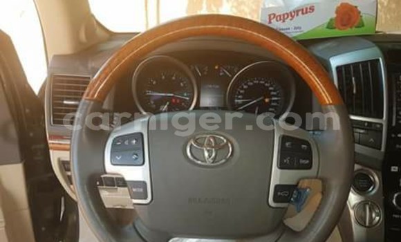 Buy Used Toyota Land Cruiser White Car in Niamey in Niamey Buy Used Toyota Land Cruiser White Car in Niamey in Niamey