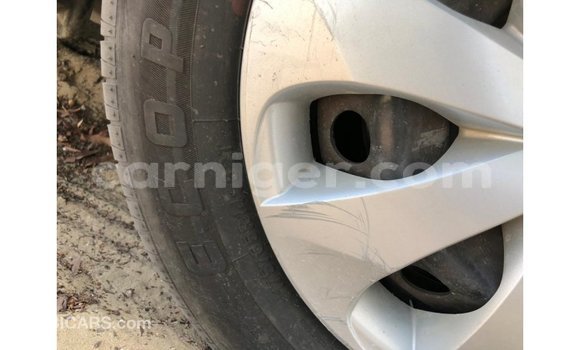 Sayi Imported Toyota Yaris White Mota in Import - Dubai a Agadez Sayi Imported Toyota Yaris White Mota in Import - Dubai a Agadez