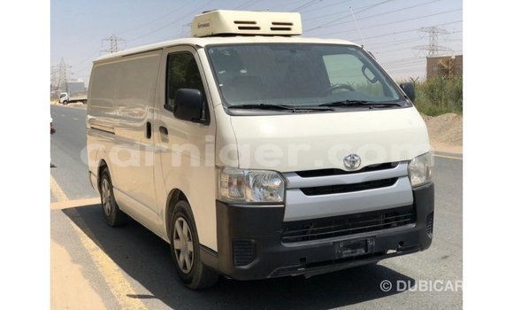 Sayi Imported Toyota Hiace White Mota in Import - Dubai a Agadez Sayi Imported Toyota Hiace White Mota in Import - Dubai a Agadez