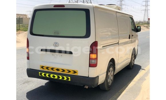 Sayi Imported Toyota Hiace White Mota in Import - Dubai a Agadez Sayi Imported Toyota Hiace White Mota in Import - Dubai a Agadez
