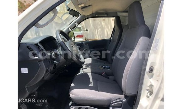 Sayi Imported Toyota Hiace White Mota in Import - Dubai a Agadez Sayi Imported Toyota Hiace White Mota in Import - Dubai a Agadez