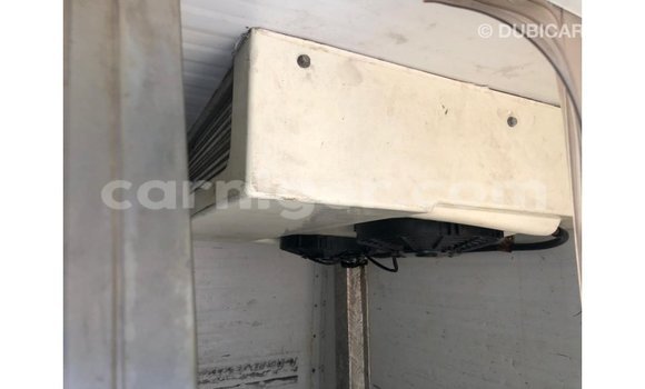 Sayi Imported Toyota Hiace White Mota in Import - Dubai a Agadez Sayi Imported Toyota Hiace White Mota in Import - Dubai a Agadez