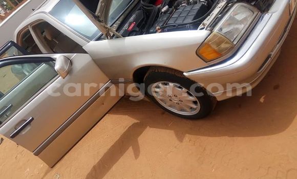 Sayi Na hannu Mercedes‒Benz C–Class Silver Mota in Niamey a Niamey Sayi Na hannu Mercedes‒Benz C–Class Silver Mota in Niamey a Niamey
