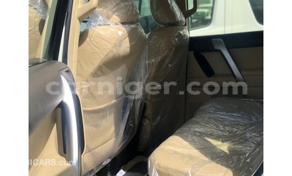Sayi Imported Toyota Prado White Mota in Import - Dubai a Agadez Sayi Imported Toyota Prado White Mota in Import - Dubai a Agadez