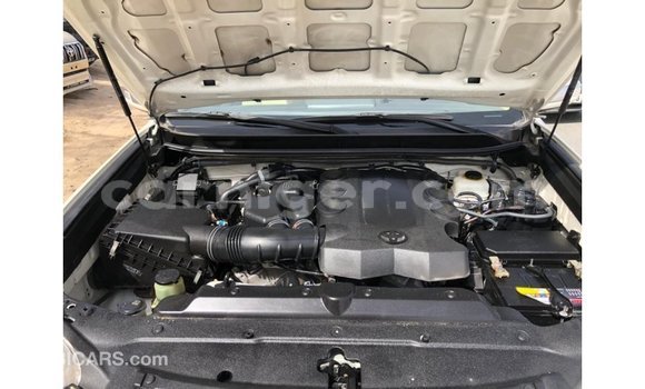 Sayi Imported Toyota Prado White Mota in Import - Dubai a Agadez Sayi Imported Toyota Prado White Mota in Import - Dubai a Agadez