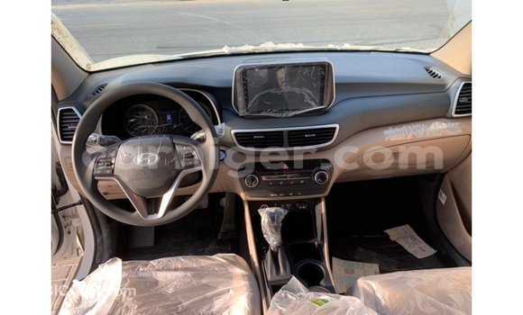 Buy Import Hyundai Tucson White Car in Import - Dubai in Agadez Buy Import Hyundai Tucson White Car in Import - Dubai in Agadez