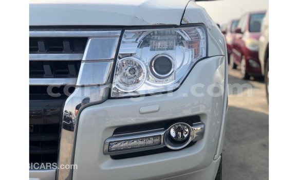 Sayi Imported Mitsubishi Pajero Black Mota in Import - Dubai a Agadez Sayi Imported Mitsubishi Pajero Black Mota in Import - Dubai a Agadez