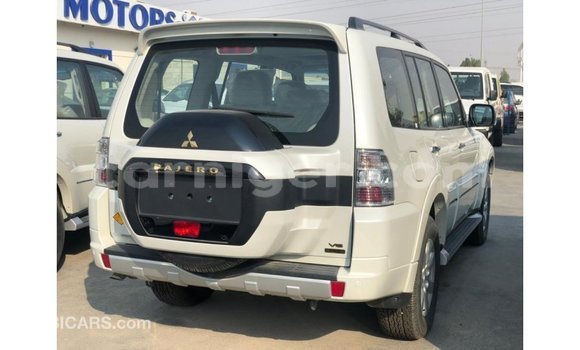 Sayi Imported Mitsubishi Pajero Black Mota in Import - Dubai a Agadez Sayi Imported Mitsubishi Pajero Black Mota in Import - Dubai a Agadez