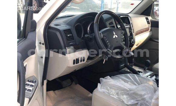 Sayi Imported Mitsubishi Pajero Black Mota in Import - Dubai a Agadez Sayi Imported Mitsubishi Pajero Black Mota in Import - Dubai a Agadez