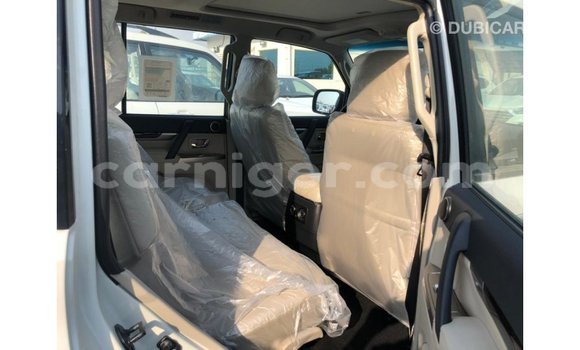 Sayi Imported Mitsubishi Pajero Black Mota in Import - Dubai a Agadez Sayi Imported Mitsubishi Pajero Black Mota in Import - Dubai a Agadez