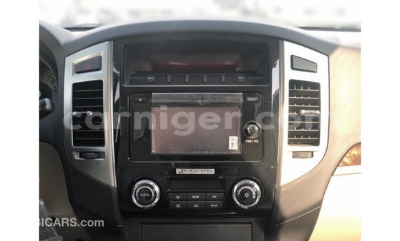 Sayi Imported Mitsubishi Pajero Black Mota in Import - Dubai a Agadez Sayi Imported Mitsubishi Pajero Black Mota in Import - Dubai a Agadez