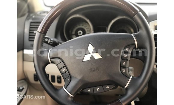 Sayi Imported Mitsubishi Pajero Black Mota in Import - Dubai a Agadez Sayi Imported Mitsubishi Pajero Black Mota in Import - Dubai a Agadez