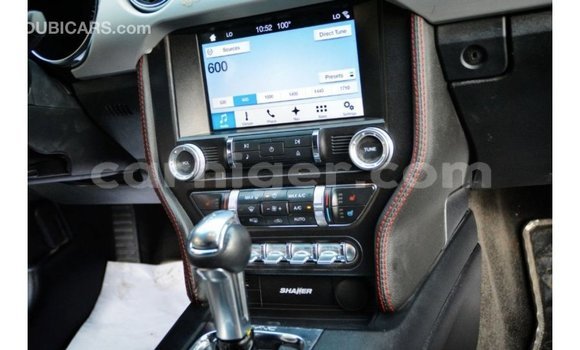 Acheter Import Voiture Ford Mustang Blanc à Import - Dubai, Agadez Acheter Import Voiture Ford Mustang Blanc à Import - Dubai, Agadez