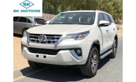 Acheter Import Voiture Toyota Fortuner Blanc à Import - Dubai, Agadez Acheter Import Voiture Toyota Fortuner Blanc à Import - Dubai, Agadez