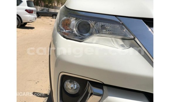 Sayi Imported Toyota Fortuner White Mota in Import - Dubai a Agadez Sayi Imported Toyota Fortuner White Mota in Import - Dubai a Agadez