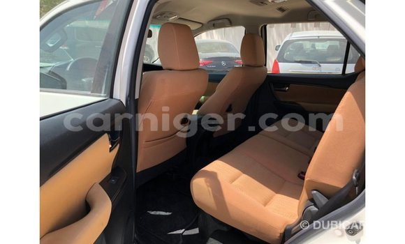 Sayi Imported Toyota Fortuner White Mota in Import - Dubai a Agadez Sayi Imported Toyota Fortuner White Mota in Import - Dubai a Agadez