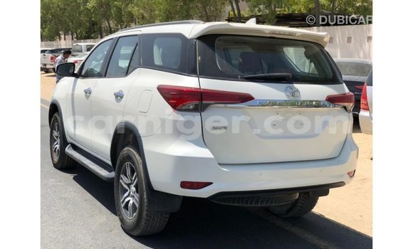 Sayi Imported Toyota Fortuner White Mota in Import - Dubai a Agadez Sayi Imported Toyota Fortuner White Mota in Import - Dubai a Agadez