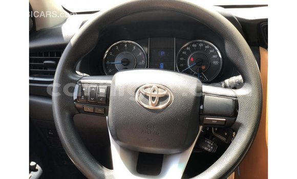 Sayi Imported Toyota Fortuner White Mota in Import - Dubai a Agadez Sayi Imported Toyota Fortuner White Mota in Import - Dubai a Agadez
