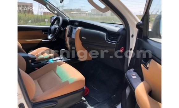 Sayi Imported Toyota Fortuner White Mota in Import - Dubai a Agadez Sayi Imported Toyota Fortuner White Mota in Import - Dubai a Agadez