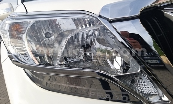 Buy Used Toyota Land Cruiser Prado White Car in Agadez in Agadez Buy Used Toyota Land Cruiser Prado White Car in Agadez in Agadez