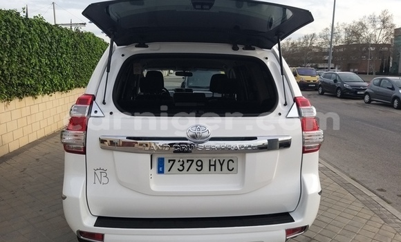 Buy Used Toyota Land Cruiser Prado White Car in Agadez in Agadez Buy Used Toyota Land Cruiser Prado White Car in Agadez in Agadez