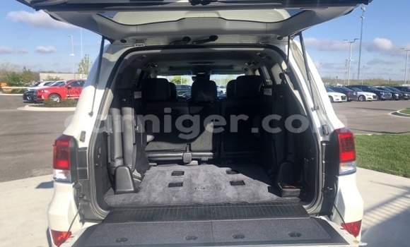 Buy Used Toyota Land Cruiser Prado White Car in Bouza in Tahoua Buy Used Toyota Land Cruiser Prado White Car in Bouza in Tahoua