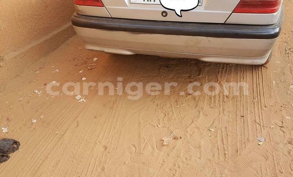 Buy Used Mercedes‒Benz C–Class Silver Car in Abalak in Tahoua Buy Used Mercedes‒Benz C–Class Silver Car in Abalak in Tahoua
