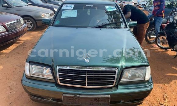 Sayi Na hannu Mercedes‒Benz C–Class Green Mota in Abalak a jihohin Tahoua Sayi Na hannu Mercedes‒Benz C–Class Green Mota in Abalak a jihohin Tahoua