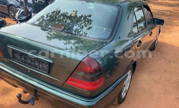 Sayi Na hannu Mercedes‒Benz C–Class Green Mota in Abalak a jihohin Tahoua Sayi Na hannu Mercedes‒Benz C–Class Green Mota in Abalak a jihohin Tahoua