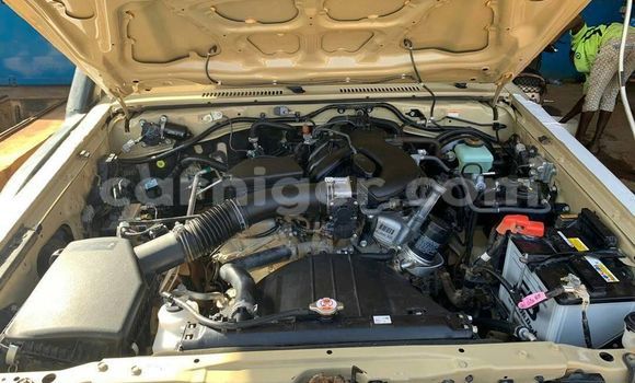 Sayi Na hannu Toyota Land Cruiser Beige Mota in Abalak a jihohin Tahoua Sayi Na hannu Toyota Land Cruiser Beige Mota in Abalak a jihohin Tahoua