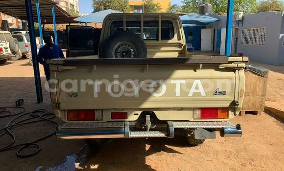 Sayi Na hannu Toyota Land Cruiser Beige Mota in Abalak a jihohin Tahoua Sayi Na hannu Toyota Land Cruiser Beige Mota in Abalak a jihohin Tahoua