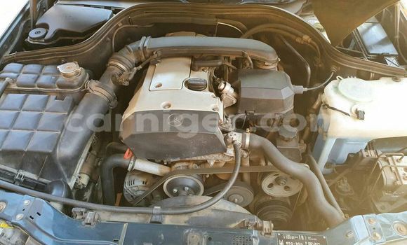 Sayi Na hannu Mercedes‒Benz C–Class Green Mota in Abalak a jihohin Tahoua Sayi Na hannu Mercedes‒Benz C–Class Green Mota in Abalak a jihohin Tahoua