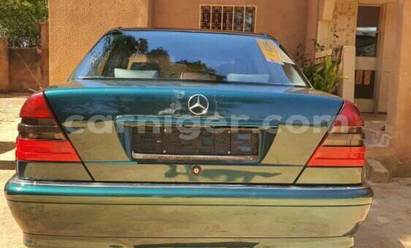 Sayi Na hannu Mercedes‒Benz C–Class Green Mota in Abalak a jihohin Tahoua Sayi Na hannu Mercedes‒Benz C–Class Green Mota in Abalak a jihohin Tahoua