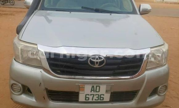 Sayi Na hannu Toyota Hilux Silver Mota in Abalak a jihohin Tahoua Sayi Na hannu Toyota Hilux Silver Mota in Abalak a jihohin Tahoua